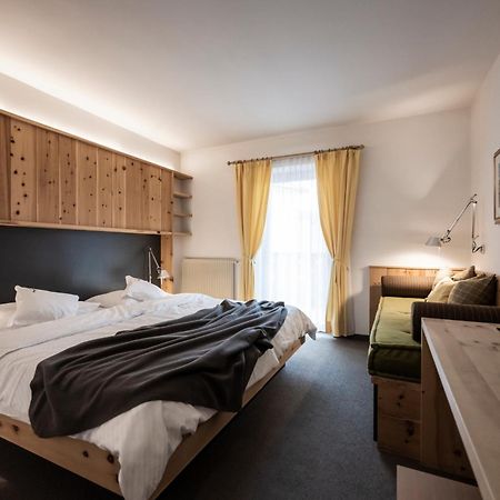 Hotel & Gasthof Zum Hirschen Сан-Дженезио-Атезино Экстерьер фото