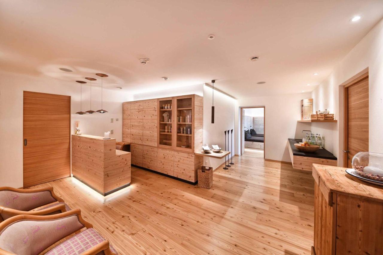 Hotel & Gasthof Zum Hirschen Сан-Дженезио-Атезино Экстерьер фото