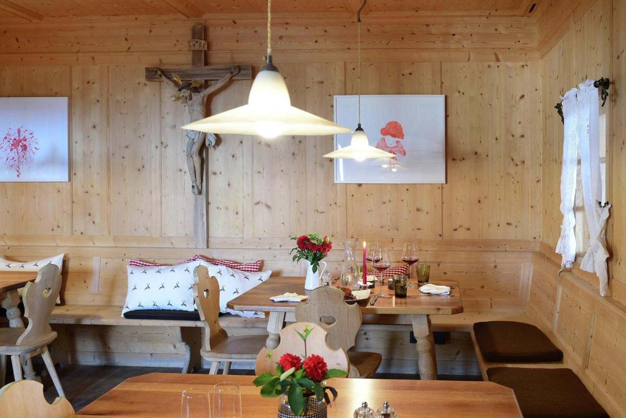 Hotel & Gasthof Zum Hirschen Сан-Дженезио-Атезино Экстерьер фото