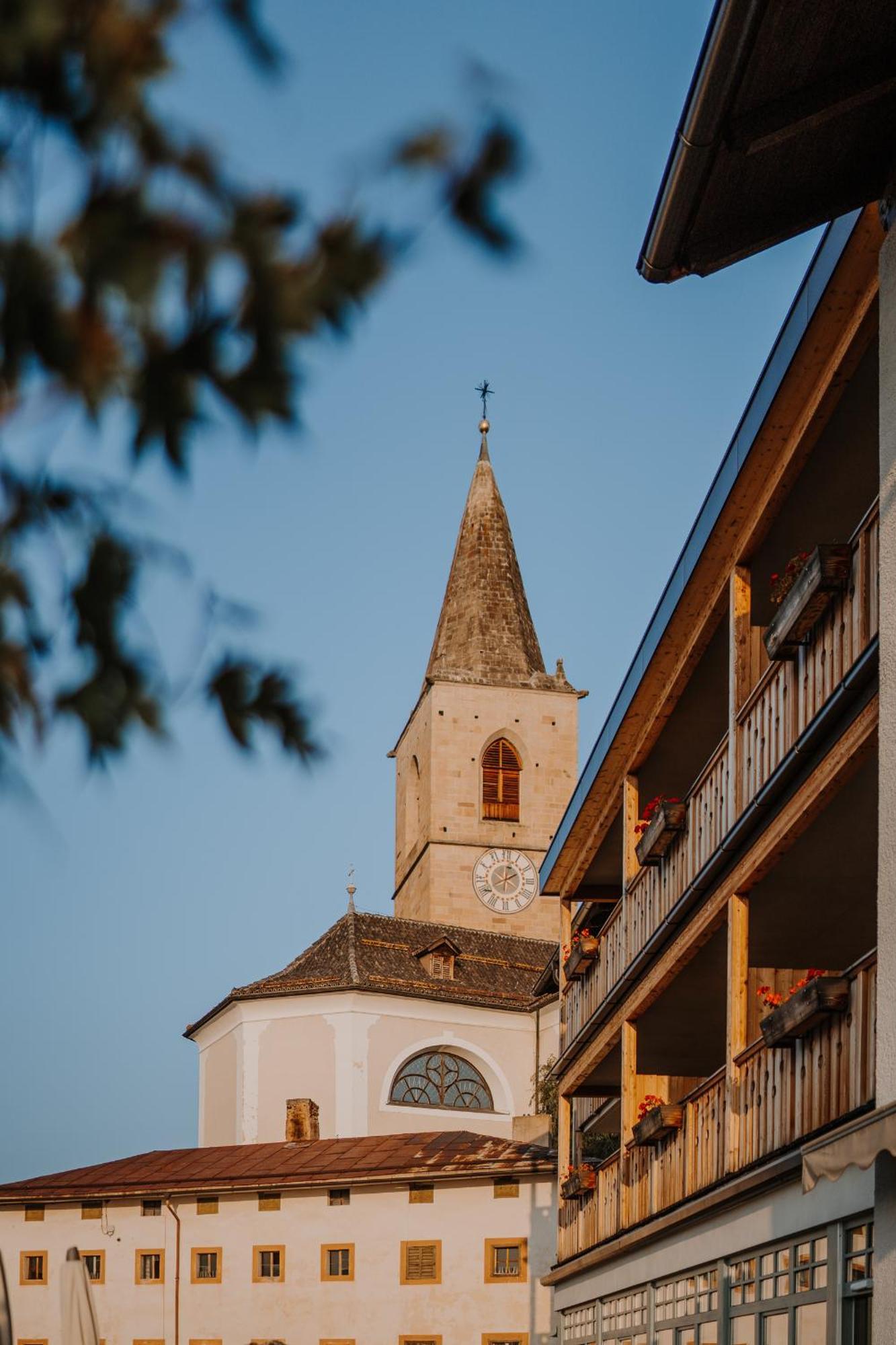 Hotel & Gasthof Zum Hirschen Сан-Дженезио-Атезино Экстерьер фото