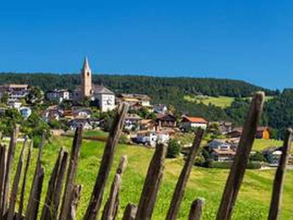 Hotel & Gasthof Zum Hirschen Сан-Дженезио-Атезино Экстерьер фото